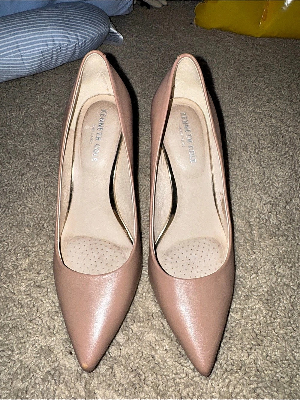 Kenneth Cole Pointed Toe Heels in Beige